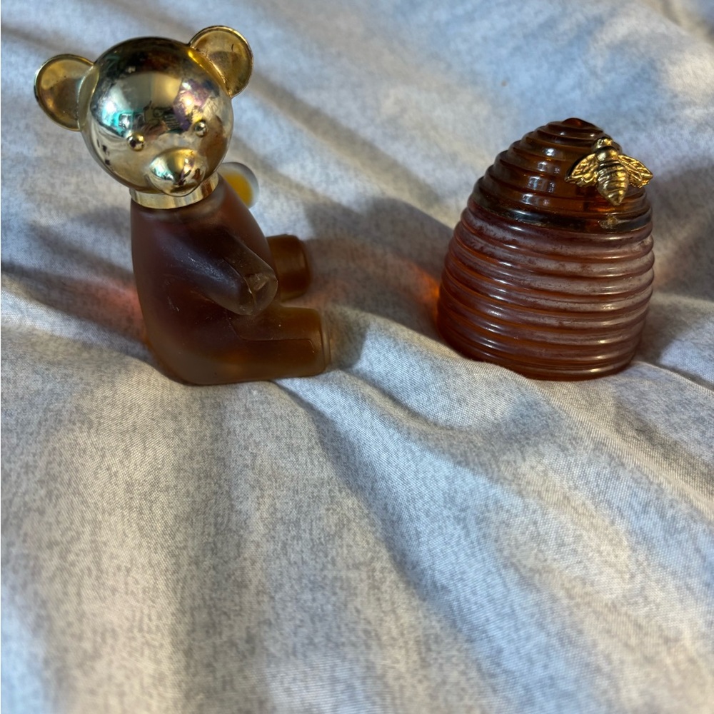 Vintage Collectable Avon Bear and Beehive Cologne. Never Used and Full.